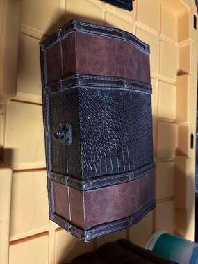 High end 1900s French royal brown wood leather box. H9cm, L25cm, W14cm